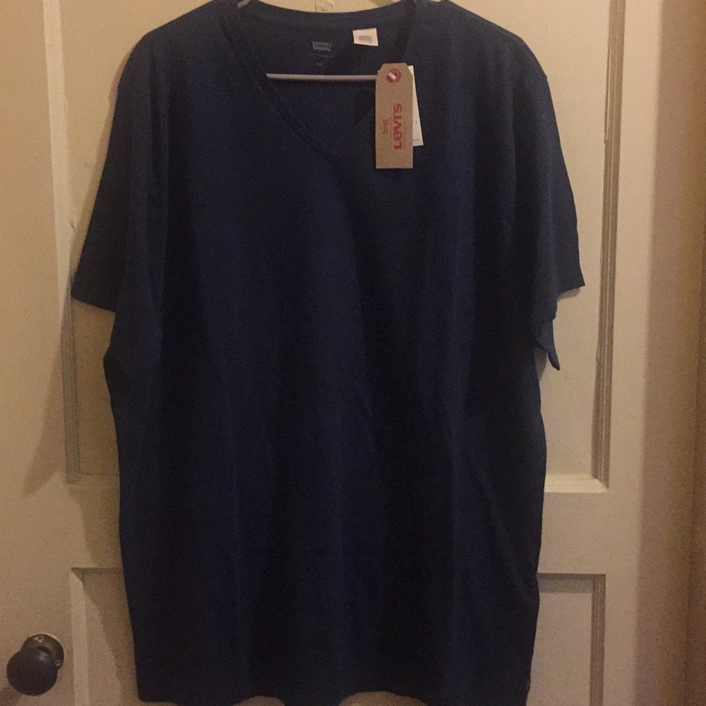 Levis vneck tee